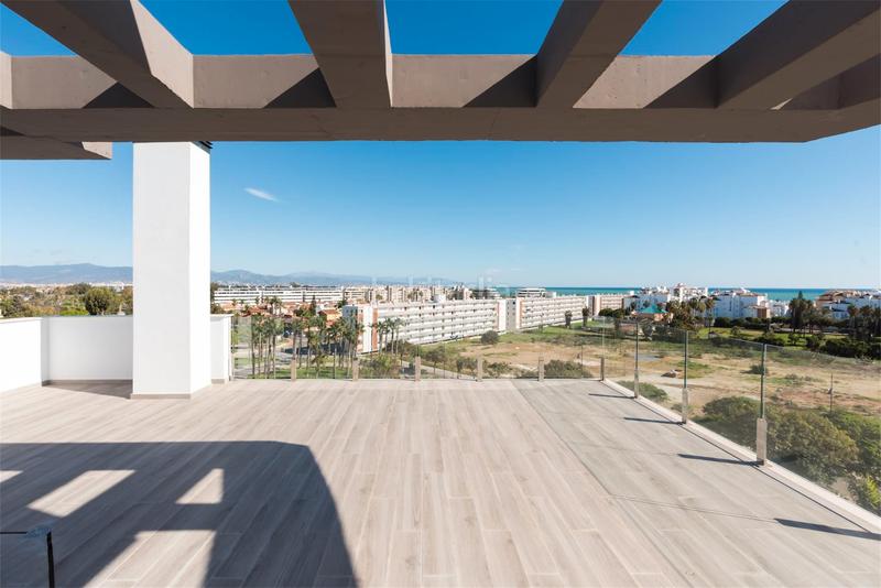 Foto bd25f9aa-9ab5-4827-b8d3-12886dd3a6fc. Attico 126m<sup>2</sup> con riscaldamento parcheggio piscina in Playamar - Benyamina Torremolinos