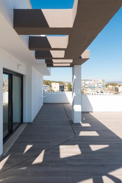Foto cb47deb2-cb9b-4078-a3b3-9d50ea5f9187. Attico 126m<sup>2</sup> con riscaldamento parcheggio piscina in Playamar - Benyamina Torremolinos