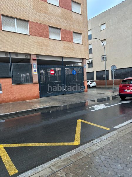Foto 0f04b8b5-772f-4dda-99f6-be924928c4e6. Parking coche en calle estrella vega 3 plaza de garaje pino montano en Sevilla
