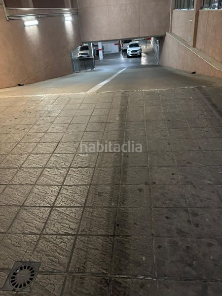 Foto 15827d19-b41c-43de-b00e-d2342486f2ae. Parking coche en calle estrella vega 3 plaza de garaje pino montano en Sevilla
