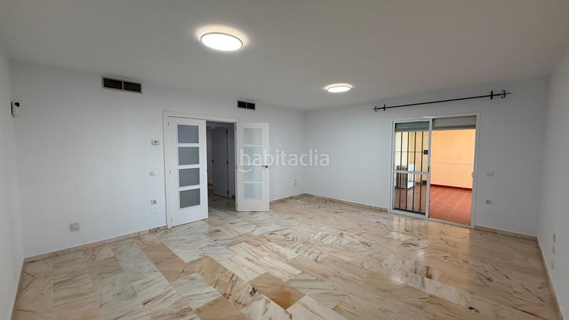 Foto 41f0a6a4-27af-4f4e-b7b3-da914bbe5520. Lloguer pis amb calefacció aparcament piscina a Zona Centro Comercial Torrequebrada Benalmádena