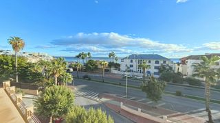 Alquiler Piso  Calle ave marina 14. Alquiler vivienda 3 dormitorios larga temporada