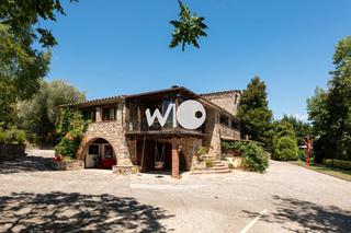 Masia a Cellera de Ter (La). Amb projecte per càmping