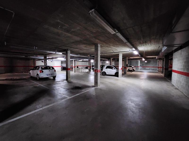 Foto 1665fcfc-74af-416c-a118-89c590331998. Posto auto in carrer marquès de caldes de montbui 88 in Girona