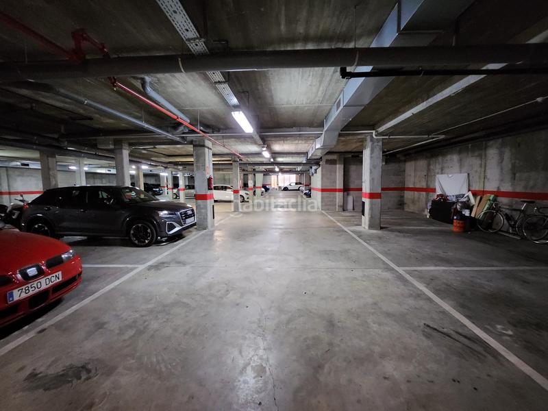 Foto 310e026a-0bf6-4aac-91a5-64d25953de46. Posto auto in carrer marquès de caldes de montbui 88 in Girona