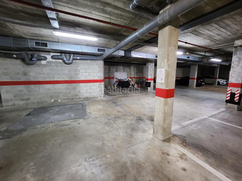 Foto 41212977-b2c3-4b54-a18d-069bc0dee1f0. Posto auto in carrer marquès de caldes de montbui 88 in Girona