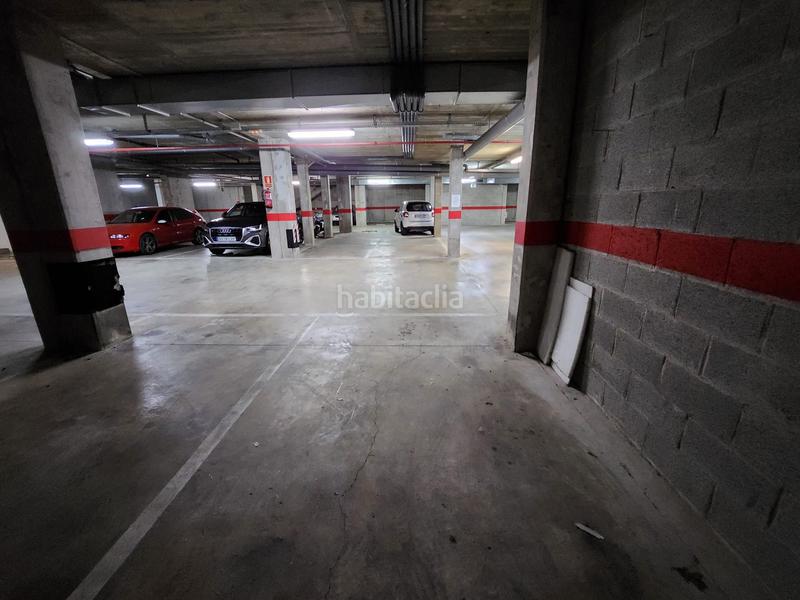 Foto 805ba2c8-a27b-4fe3-ac7d-a227ec3d120d. Posto auto in carrer marquès de caldes de montbui 88 in Girona