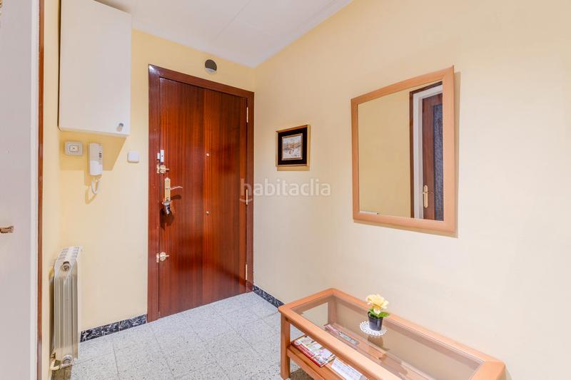 Foto b35f2988-a5af-45b9-b9fd-9f432c1838bc. Piso en carrer del riu güell 152 en Can Gibert del Pla Girona