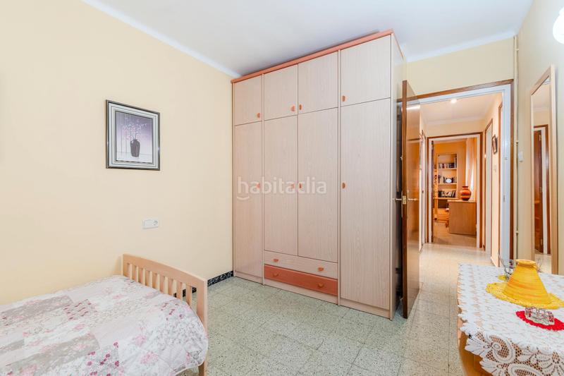 Foto f8b0304f-a4a3-4fa0-b0d5-24e3eab13368. Piso en carrer del riu güell 152 en Can Gibert del Pla Girona