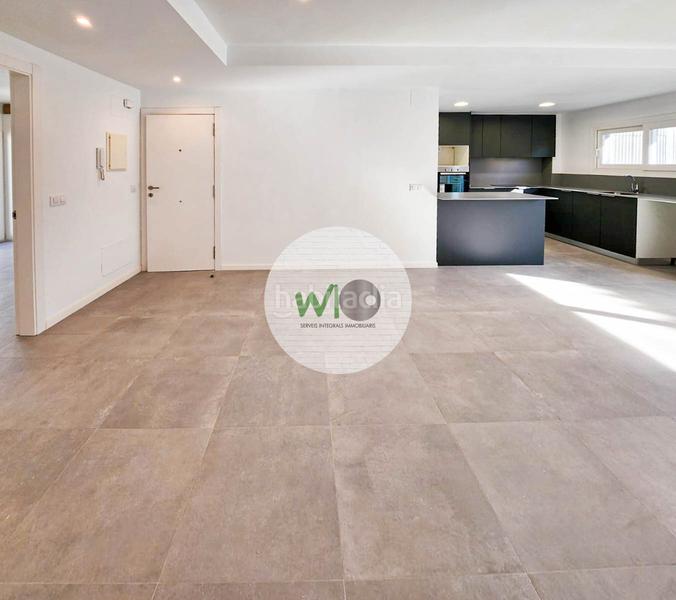 Foto 942341e6-9699-4e5c-be86-daad5cf00923. Alquiler piso lloguer obra nova ! migdia - casernes en Girona