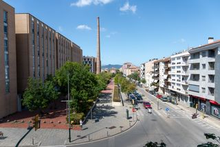 Flat  Carrer marquès de caldes de montbui. Pis i parquing a l'eixample - sud