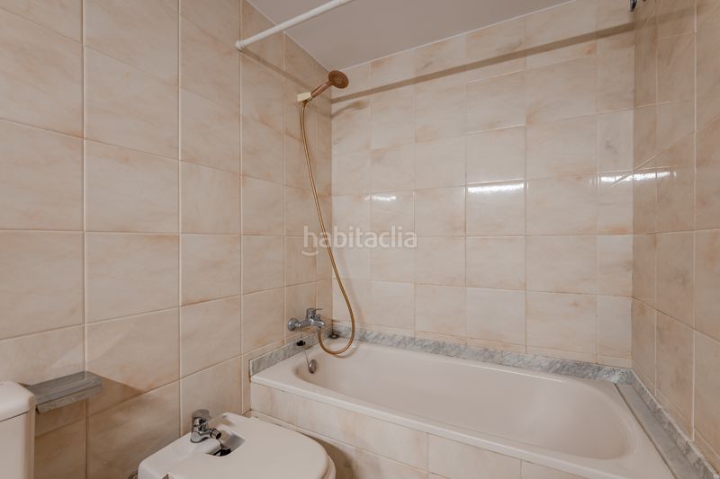 Foto 8d2b5b76-fa91-468f-a34c-eedf82f0e640. Pis amb calefacció aparcament a Eixample Sud-Migdia Girona