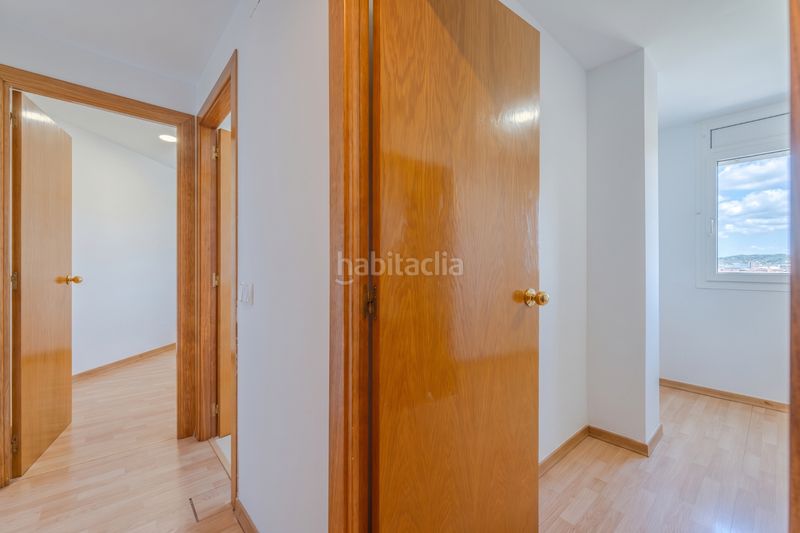 Foto f22ab18a-c7fe-4c5d-871f-221172cb99fc. Pis amb calefacció aparcament a Eixample Sud-Migdia Girona
