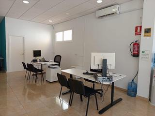 Affitto Ufficio in Cártama. Local comercial en zona de paso  estación de cártama