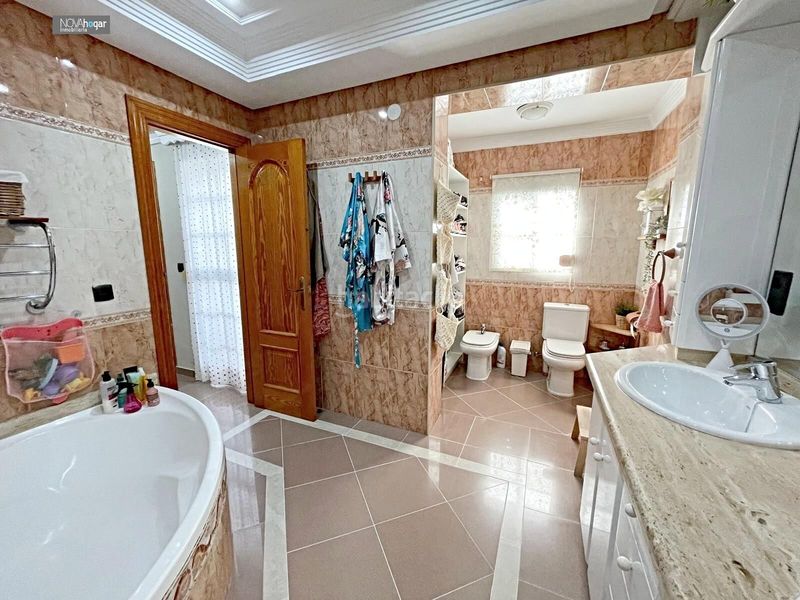 Foto e2556a3c-0906-42a7-abde-b3a79de2c1dc. Casa amb calefacció aparcament a Campanillas Málaga