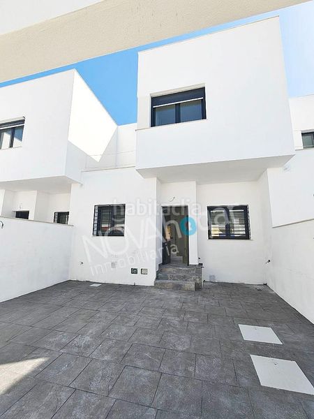 Foto 0eeffef7-00ad-4868-808f-2ebff57c9a41. Casa adossada amb aparcament a Campanillas Málaga