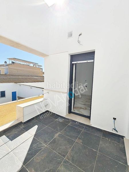 Foto 4996474d-1f33-45ce-8136-63c8f183ef92. Casa adossada amb aparcament a Campanillas Málaga