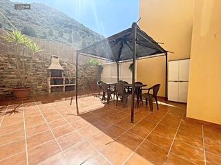Planta baixa en C�rtama pueblo. Bajo con patio y garaje en cartama pueblo