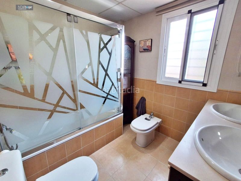 Foto 4f28e1fa-2ebf-46c3-b363-8ff32fd91936. Casa adossada amb calefacció aparcament a Campanillas Málaga