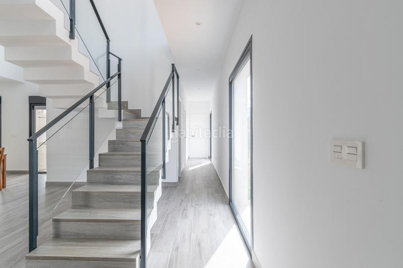 Foto f21481a3-f944-489e-9b53-99a585622a0b. Chalet  nueva construcción . 5 dormitorios ,3 baños. en Otura