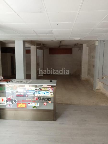 Foto 3c5aae4f-8040-46e3-a3d1-b59359f82c40. Alquiler local comercial gran local haciendo esquina en avenida de dilar en Granada