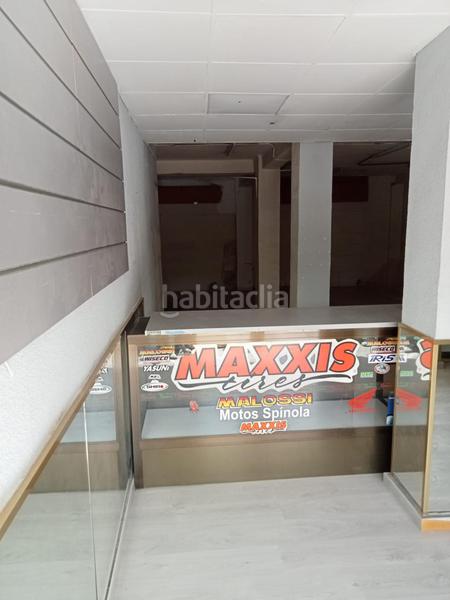 Foto e2bde3a3-232d-4c97-9b76-bb7c074027c4. Alquiler local comercial gran local haciendo esquina en avenida de dilar en Granada