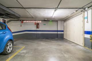 Parking voiture  Calle torre de las damas. Garaje de 24 m2 en venta junto al paseo del emperador carlos v