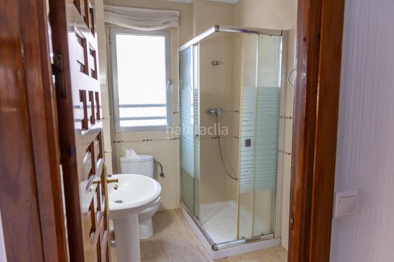 Foto 12cbdca9-0981-40d1-8961-92f742a4975e. Piso amplio piso en avda buenos aires en Guadix