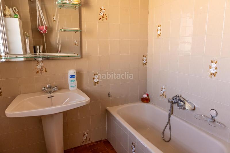 Foto 6b175610-e268-4654-88d2-e543386ea0c8. Piso amplio piso en avda buenos aires en Guadix