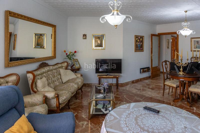 Foto bc887d67-a27a-498d-a898-402d8737b19f. Piso amplio piso en avda buenos aires en Guadix