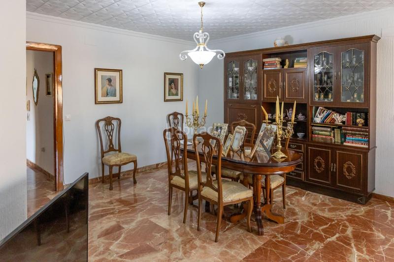Foto d6c71596-5e0d-4728-8177-46d5666f4877. Piso amplio piso en avda buenos aires en Guadix