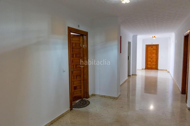 Foto f5ce7cbf-bf6e-48a2-938c-ac60346e9532. Piso amplio piso en avda buenos aires en Guadix