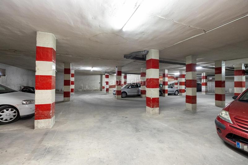 Foto d450452d-eb78-43d8-aec4-5b3b08dfad84. Car parking in Plaza de Toros Granada