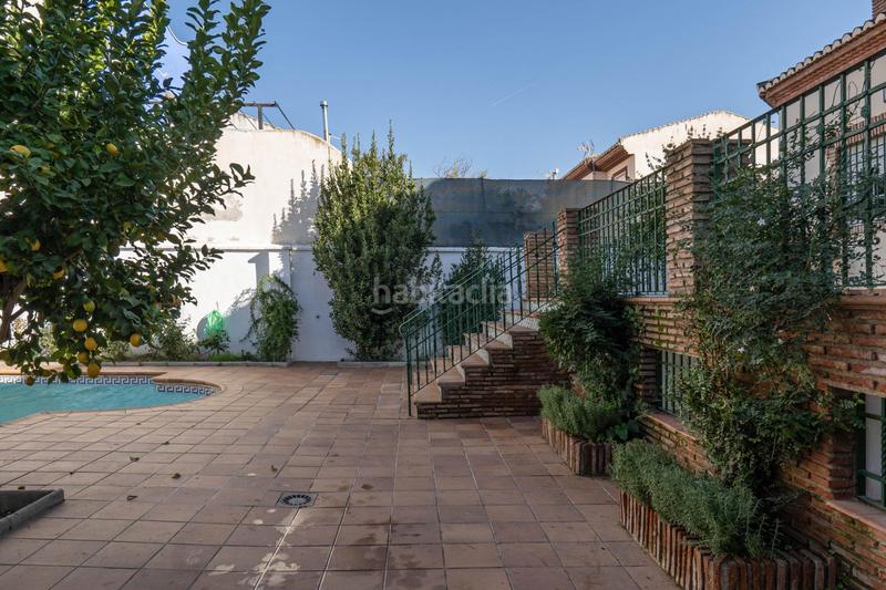 Foto 5c860697-a734-4d38-adc6-953da52c329e. Chalet  de 505 m2 construidos con piscina y jardines. 5 dormitorios, 3 baños y un aseo. sótano 162 m2 en Santa Fe