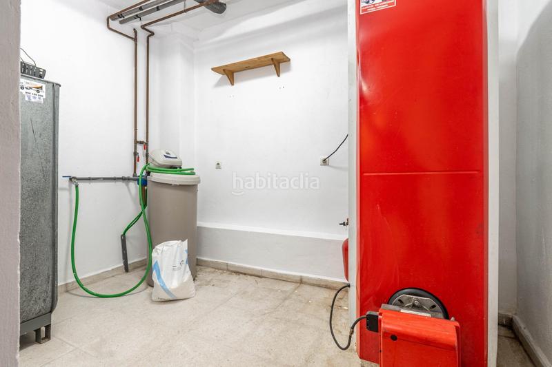 Foto a6336fea-bd6d-4709-a610-49d46e8dbd18. Chalet  de 505 m2 construidos con piscina y jardines. 5 dormitorios, 3 baños y un aseo. sótano 162 m2 en Santa Fe