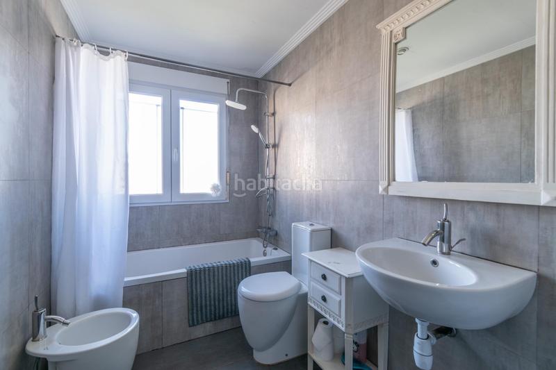 Foto e83ce66c-ee18-4b7e-b06d-35459cbf591b. Chalet casa unifamiliar haciendo esquina en La Zubia Ciudad Zubia (La)