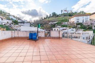 Casa a San Matías - Realejo. Casa con cuevas y terreno en barranco del abogado