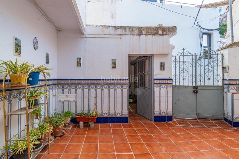 Foto 77f5b9c6-fa9f-4784-ab5c-10c73733790f. Casa  con cuevas y terreno en barranco del abogado en Granada