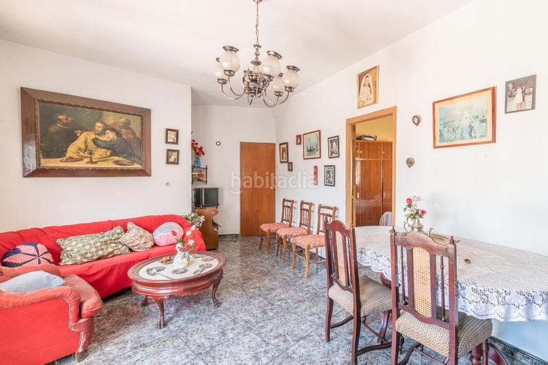 Foto d83b50d3-e6a2-490e-aeb9-cdd2c365abeb. Casa  con cuevas y terreno en barranco del abogado en Granada