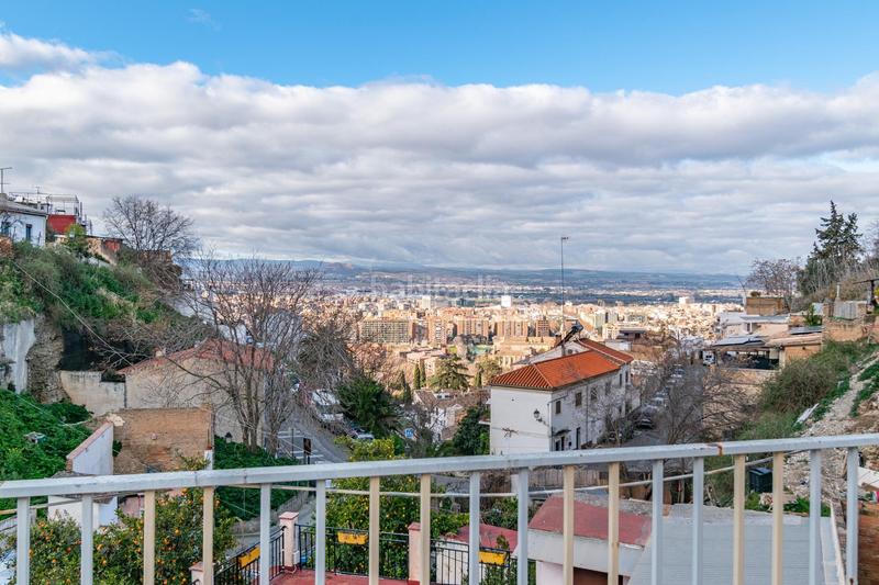 Foto dbdb1a08-0091-4822-b2ec-4f0d6d9e8ead. Casa  con cuevas y terreno en barranco del abogado en Granada