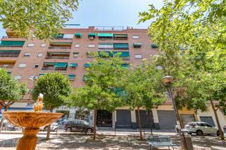 Appartement  Calle verdiales. Bonito piso en el barrio de la cruz