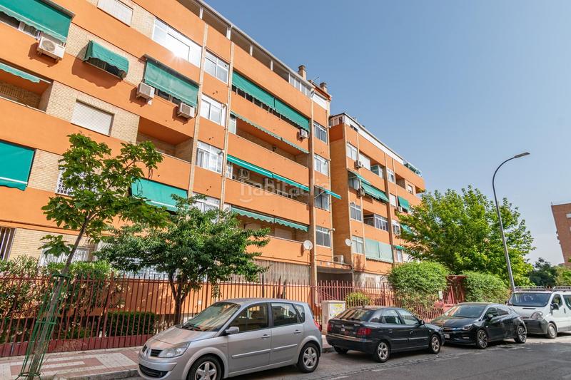Foto 0b96c44c-b4a2-40f9-a9b6-ad6a2fef70ab. Piso  con plaza de garaje junto al carrefour en Granada