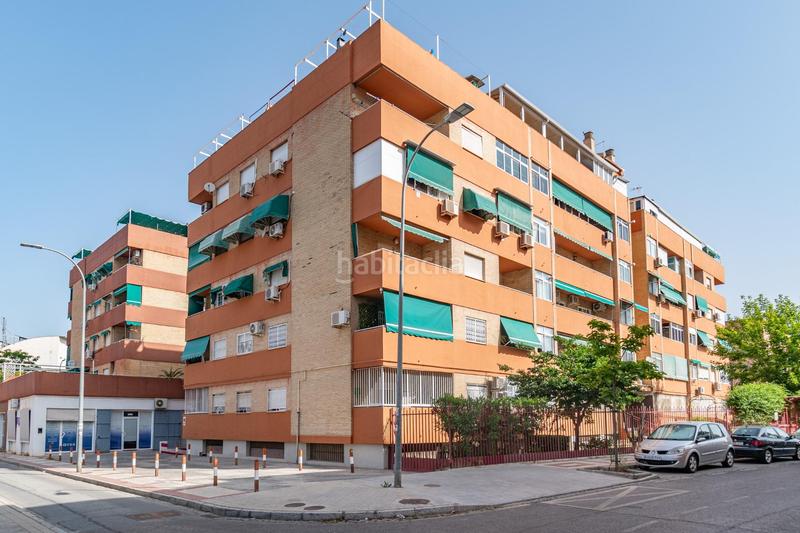 Foto 875afad1-e32c-47b7-9879-41ee2ffe6bea. Piso  con plaza de garaje junto al carrefour en Granada