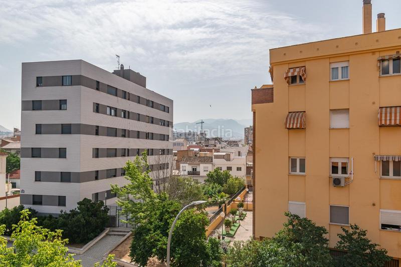 Foto 9cee1f4a-e676-4b20-bd17-6a60991438e7. Piso  con plaza de garaje junto al carrefour en Granada