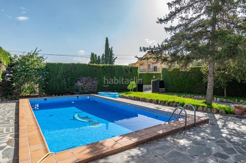 Foto 392fa4a9-8cd5-4d47-b08d-3afa573d1f79. Chalet preciosa casa con piscina privada en urbanización molino alto en Huétor de Santillán