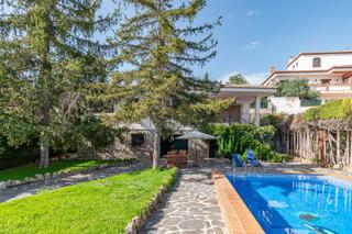 Chalet  Calle del mesón. Preciosa casa con piscina privada en urbanización molino alto