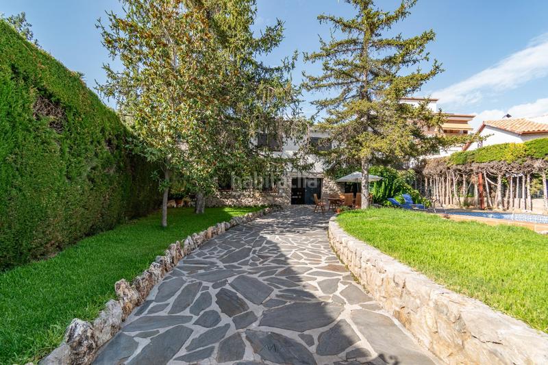 Foto 566a4790-c089-434e-81c9-483bcdd3406c. Chalet preciosa casa con piscina privada en urbanización molino alto en Huétor de Santillán