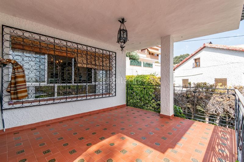 Foto abd531e7-1a47-4fa3-a9a5-d5a04681624a. Chalet preciosa casa con piscina privada en urbanización molino alto en Huétor de Santillán