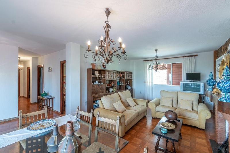 Foto c0252bf8-8b9e-4914-8d3b-50b9868eb6ad. Chalet preciosa casa con piscina privada en urbanización molino alto en Huétor de Santillán