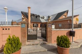 Geschäftsraum in Cumbres Verdes. Chaletrestaurante en venta con 2000m2 de parcela en cumbres verd